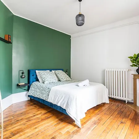 The Jeanne D'arc - Center - Cathedral *